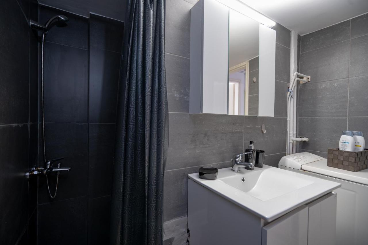 Dimotiko Theatro Metro St. 1 Bedroom 4 Pers. Flat Пирей Экстерьер фото