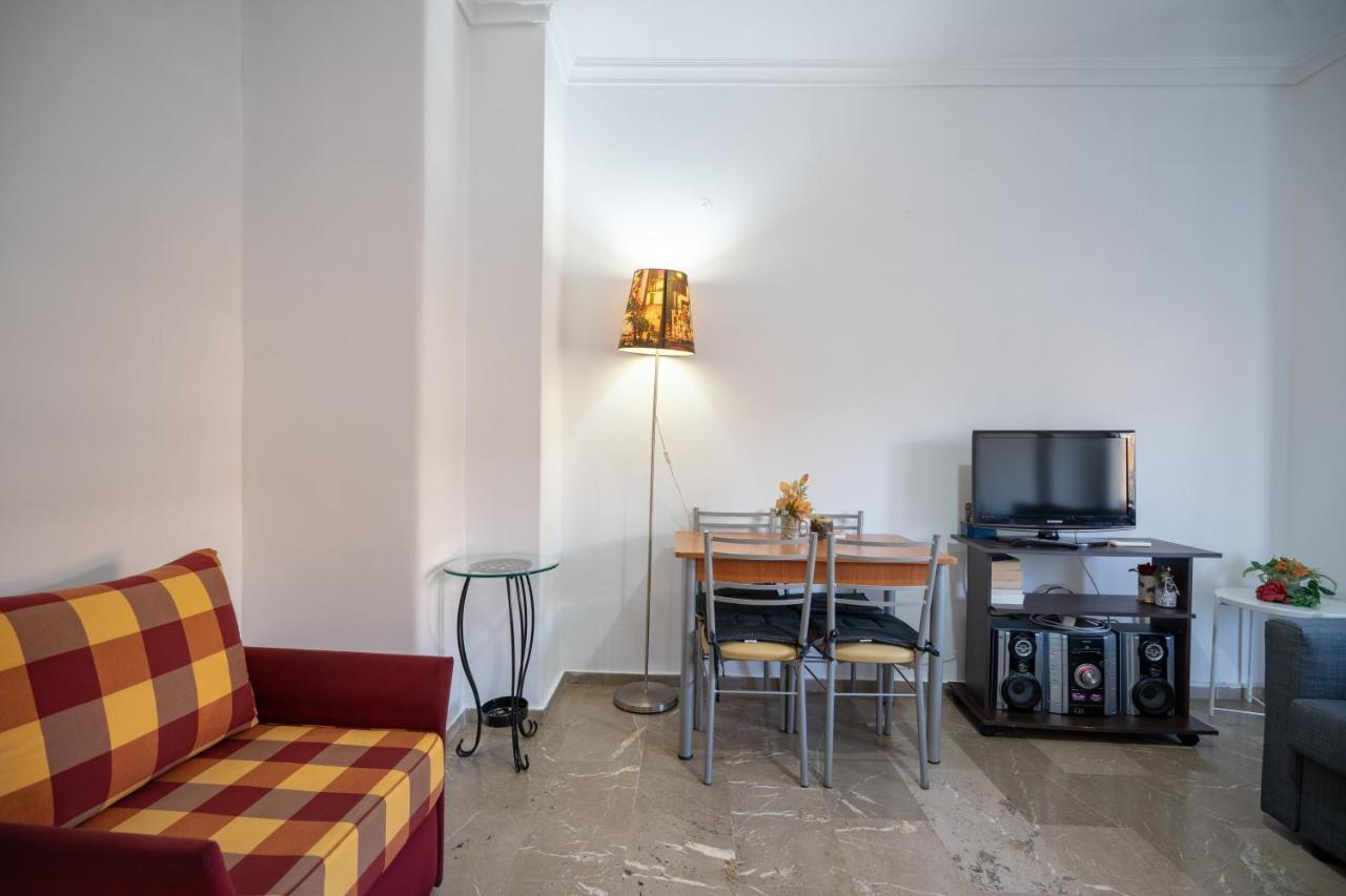 Dimotiko Theatro Metro St. 1 Bedroom 4 Pers. Flat Пирей Экстерьер фото
