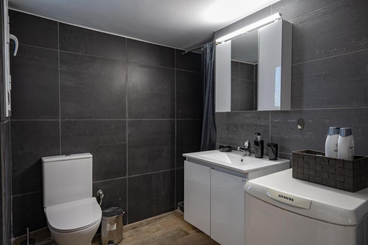 Dimotiko Theatro Metro St. 1 Bedroom 4 Pers. Flat Пирей Экстерьер фото